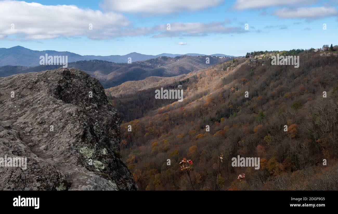 Vue imprenable sur le coucher du soleil paysage en automne de Grandfather Mountain voyage À la Caroline du Nord de recueillir différentes vues et emplacement de la zone Banque D'Images