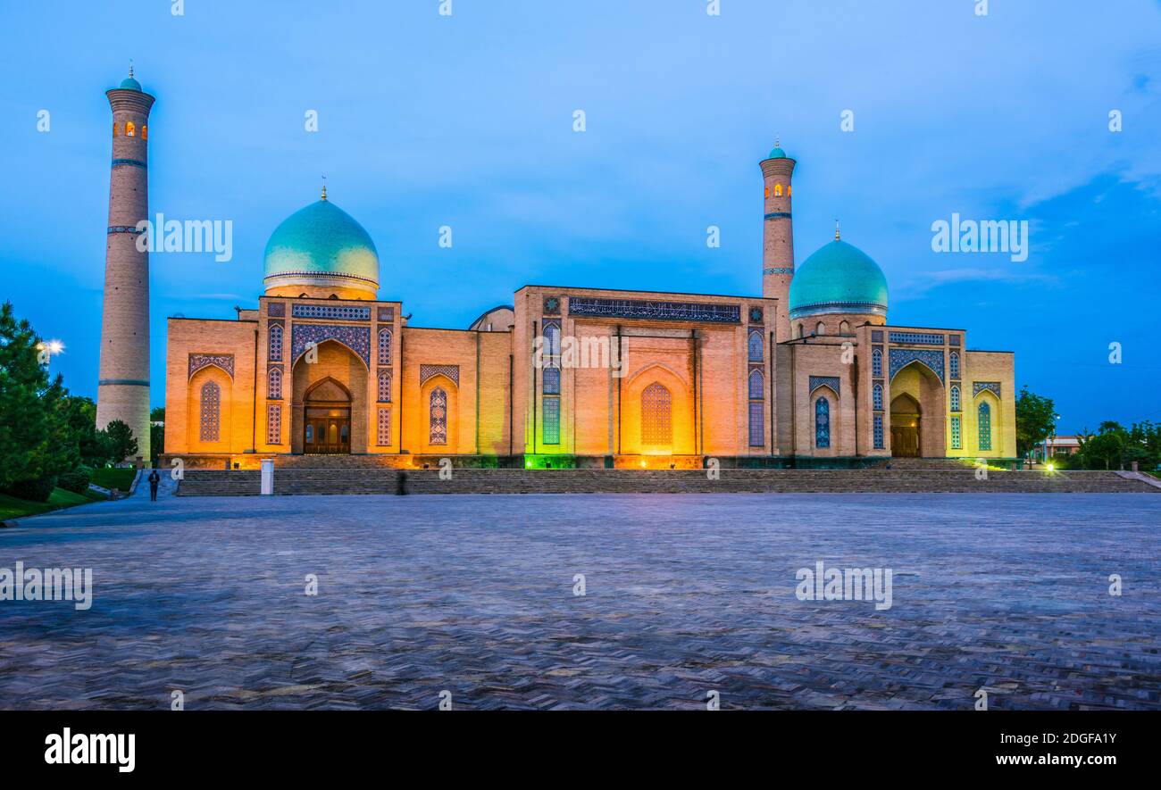 Place Khast Imam à Tachkent, Ouzbékistan Banque D'Images