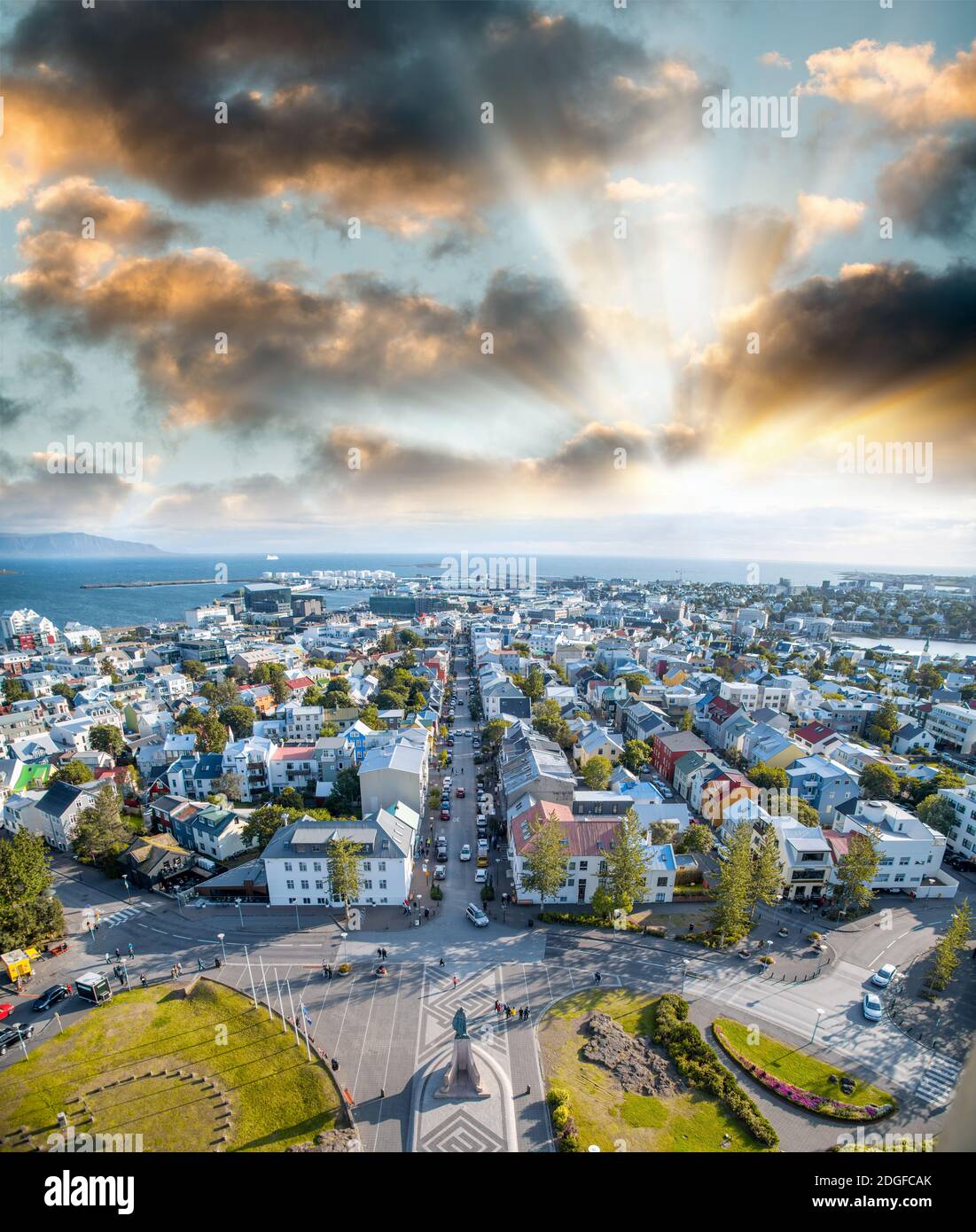 Vue aérienne de la ville depuis Hallgrimskirkja à Reykjavik, Islande Banque D'Images