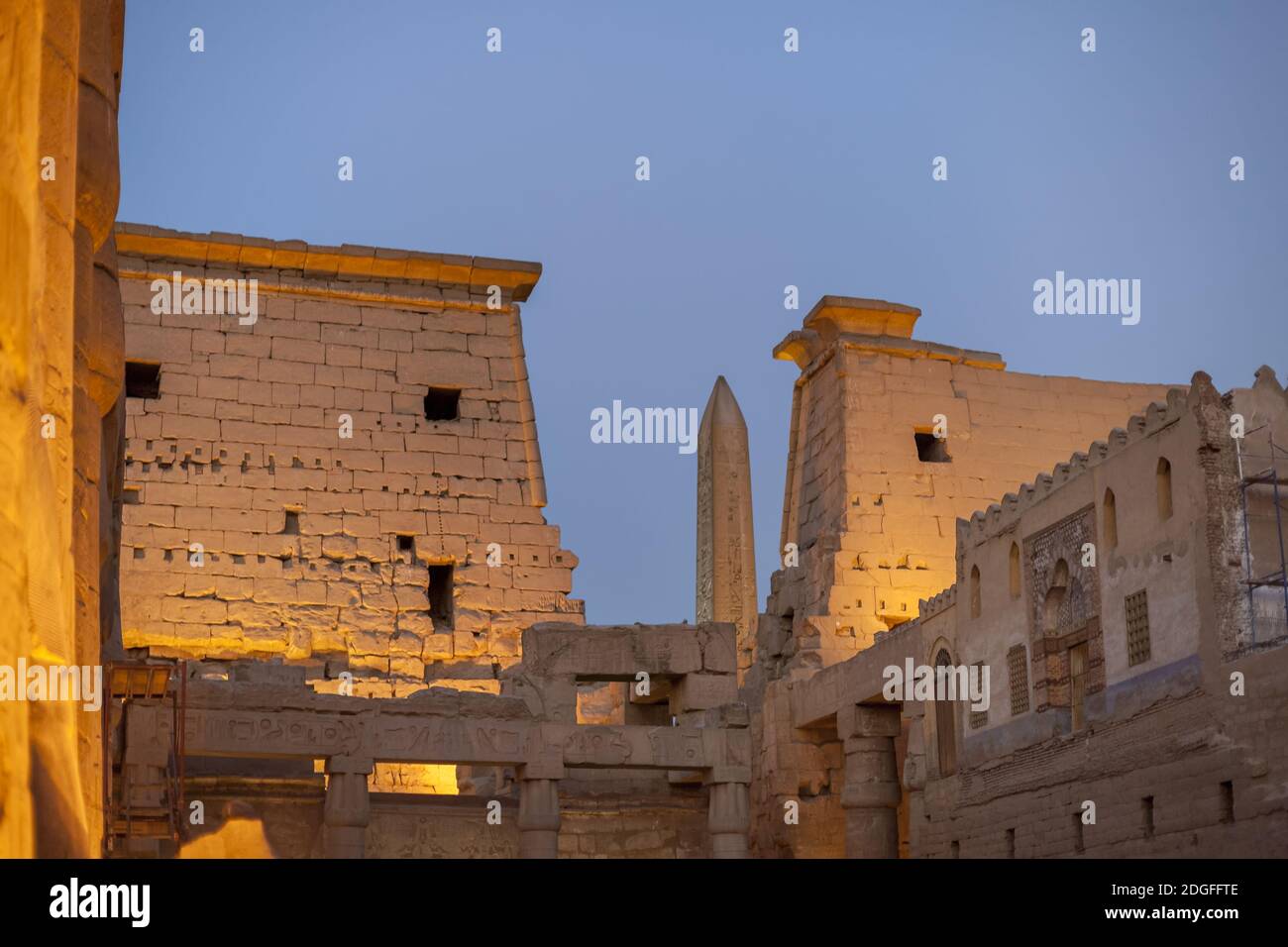 Luxor-Temple dans la soirée Banque D'Images