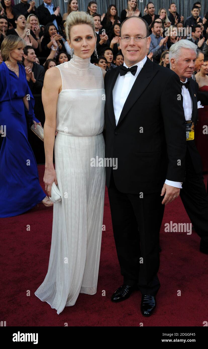 Le Prince Albert II de Monaco et son épouse Charlene Wittstock arrivent pour les 84e Academy Awards au Kodak Theatre de Los Angeles. Banque D'Images