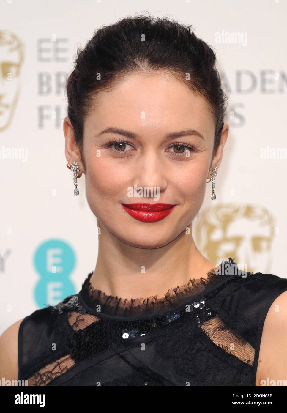 Olga kurylenko bafta 2013 Banque de photographies et d’images à haute ...