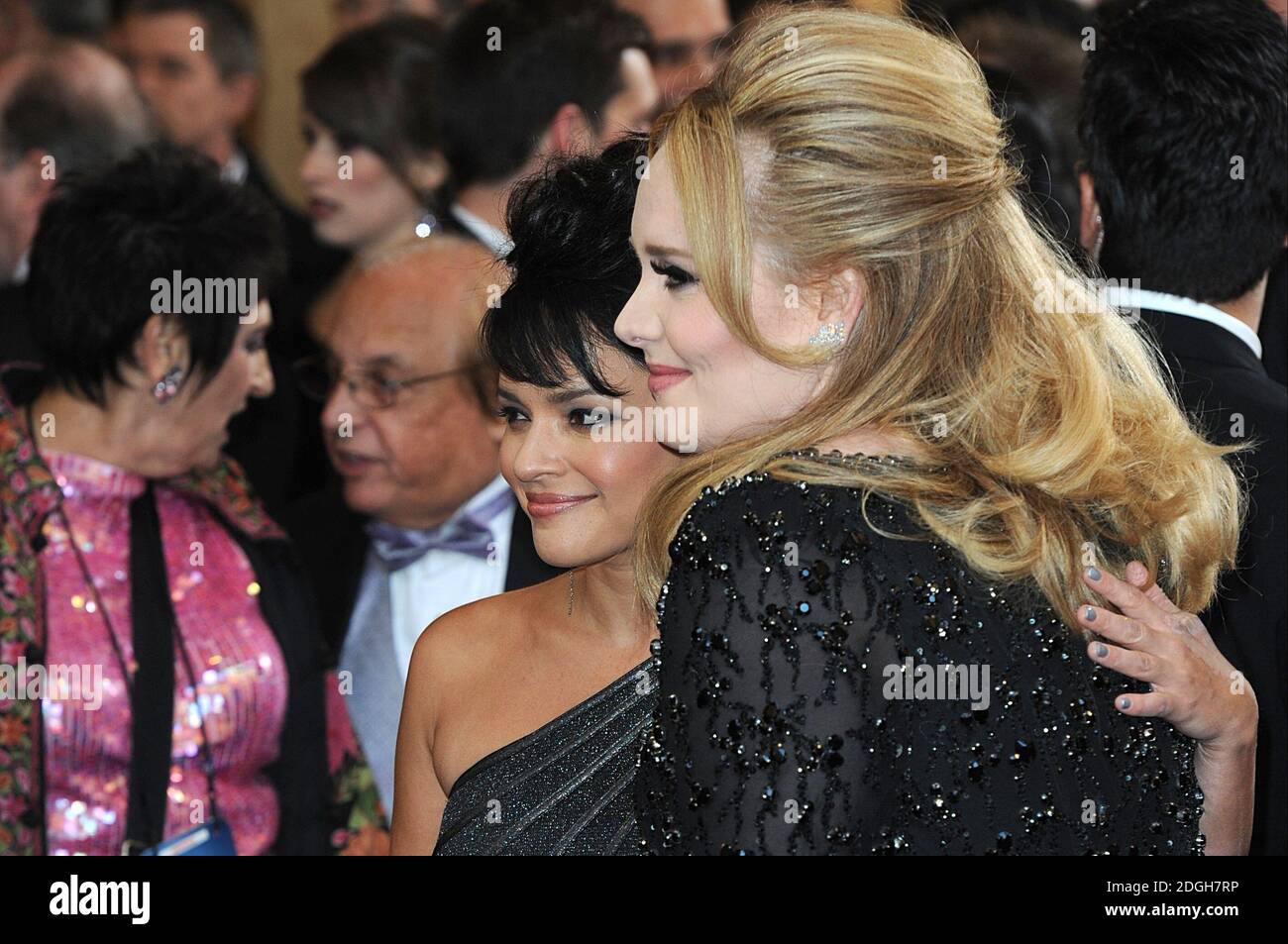 Norah Jones et Adele arrivent pour les 85e Academy Awards au Dolby Theatre de Los Angeles. Banque D'Images