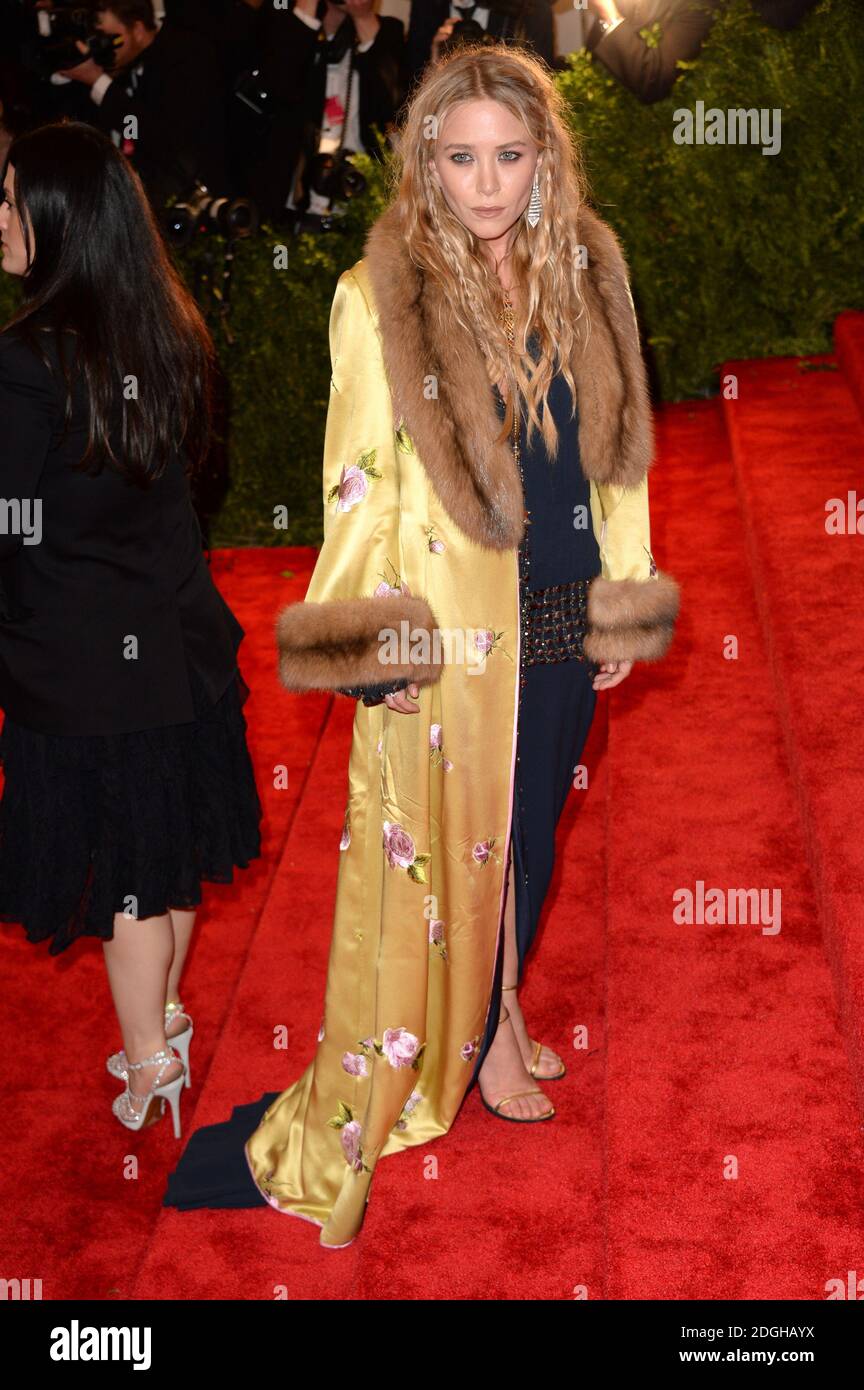 Mary Kate Olsen arrivant au Gala des avantages du Costume Institute au Metropolitan Museum of Art de New York, célébrant l'ouverture de PUNK chaos à la Couture. Banque D'Images