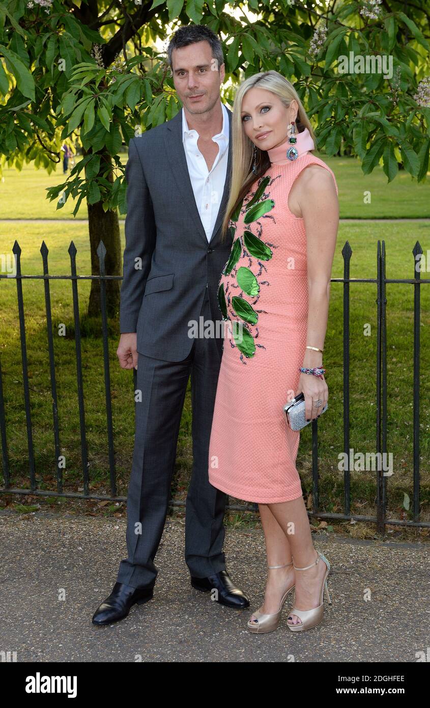 Caprice Bourret et Ty Comfort arrivée à la Serpentine Gallery Summer Party, Hyde Park, Londres. Banque D'Images
