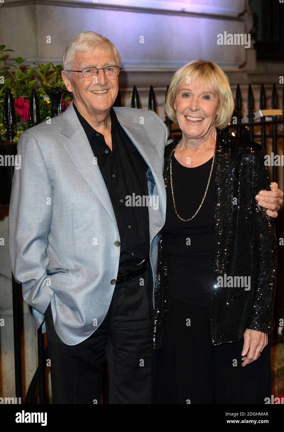 Michael Parkinson et sa femme Mary arrivent au gala LUMINEUX du BFI célébrant l'ouverture du Festival du film de Londres. Banque D'Images