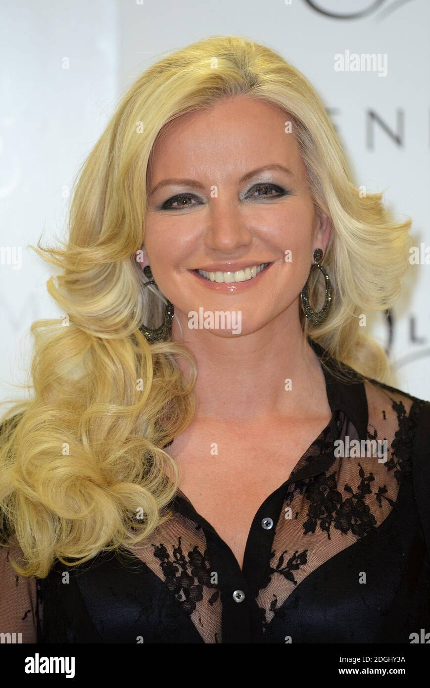 Michelle Mone lance la collection Valentine d'Ultimo comme le nouveau visage et le nouveau corps d'Ultimo à Debenhams, Oxford Street, Londres. Banque D'Images