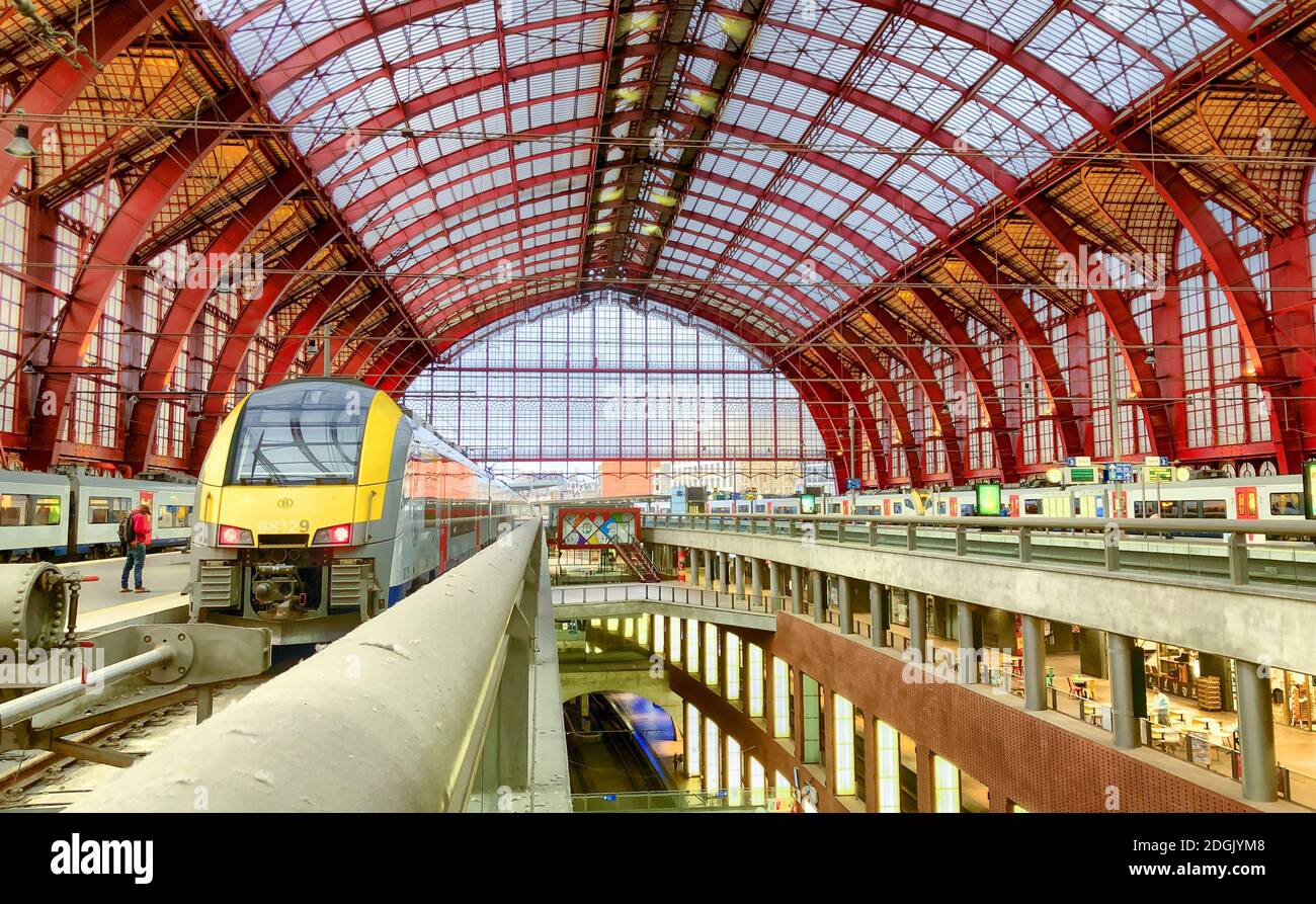 ANVERS, BELGIQUE, septembre 2019 : niveau supérieur de la gare centrale d'Anvers Banque D'Images