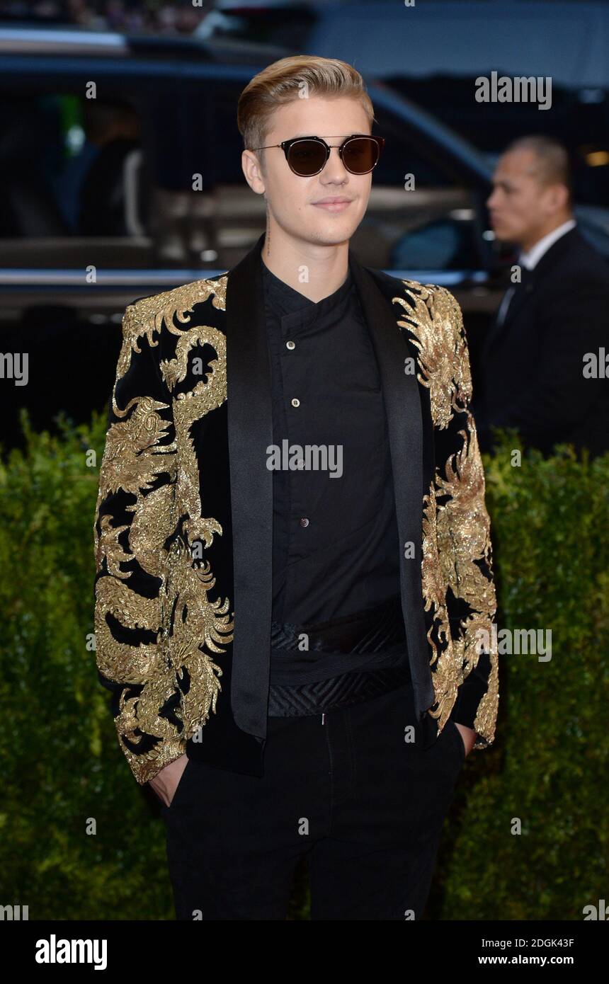 Justin Bieber participant au Metropolitan Museum of Art met Gala, à New York, États-Unis. (Crédit obligatoire : Doug Peters/EMPICS Entertainment) Banque D'Images