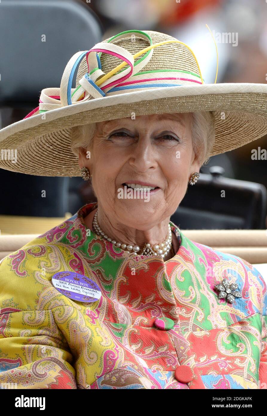La princesse Alexandra, l'honorable Lady Ogilvy assistant au 2e jour de Royal Ascot, Hippodrome d'Ascot, Londres. Banque D'Images
