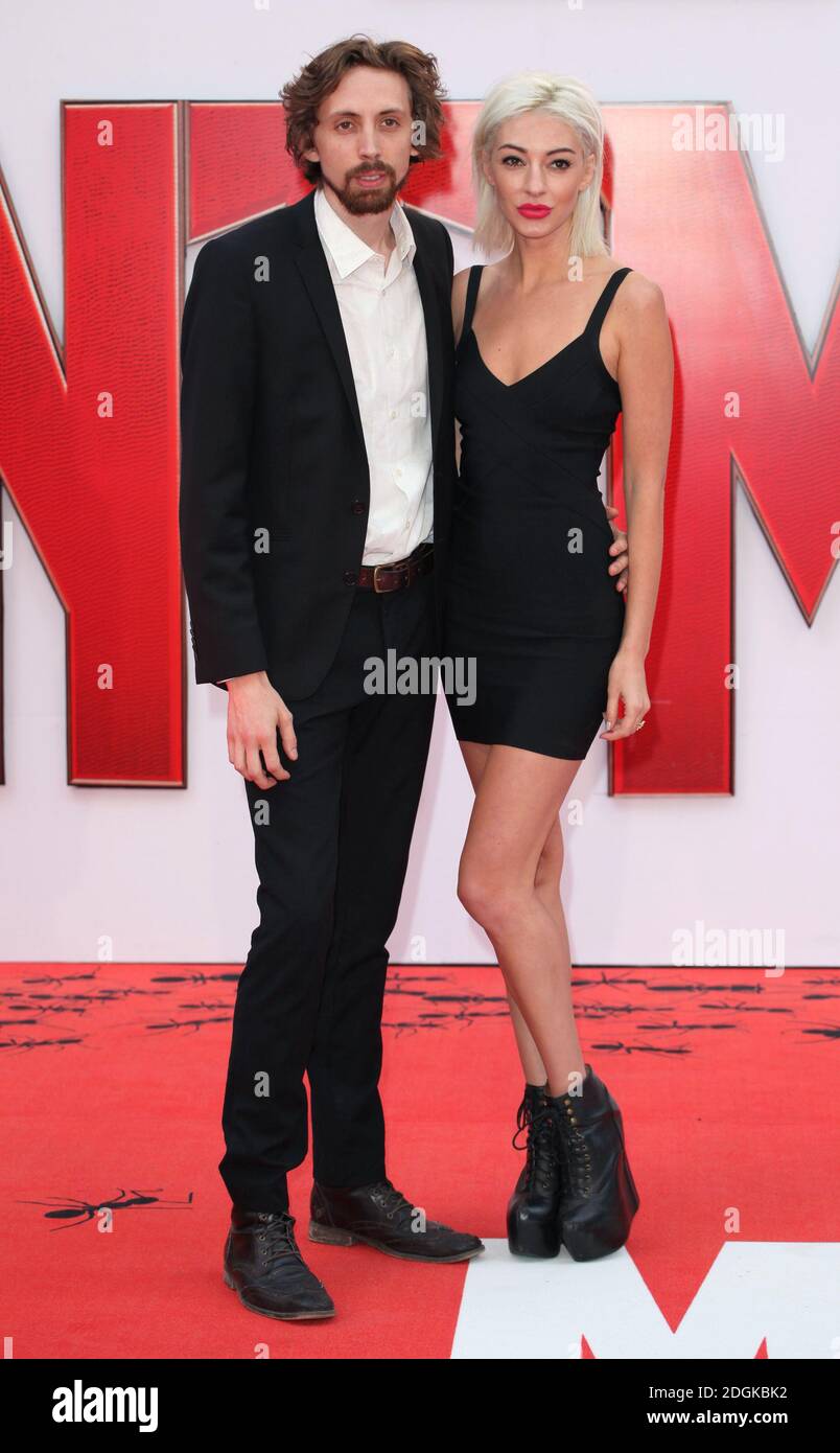 Eric Lampaert avec sa femme Jordan Dwayne arrivant pour la première Ant-Man, à l'Odeon Leicester Square, Londres. Banque D'Images