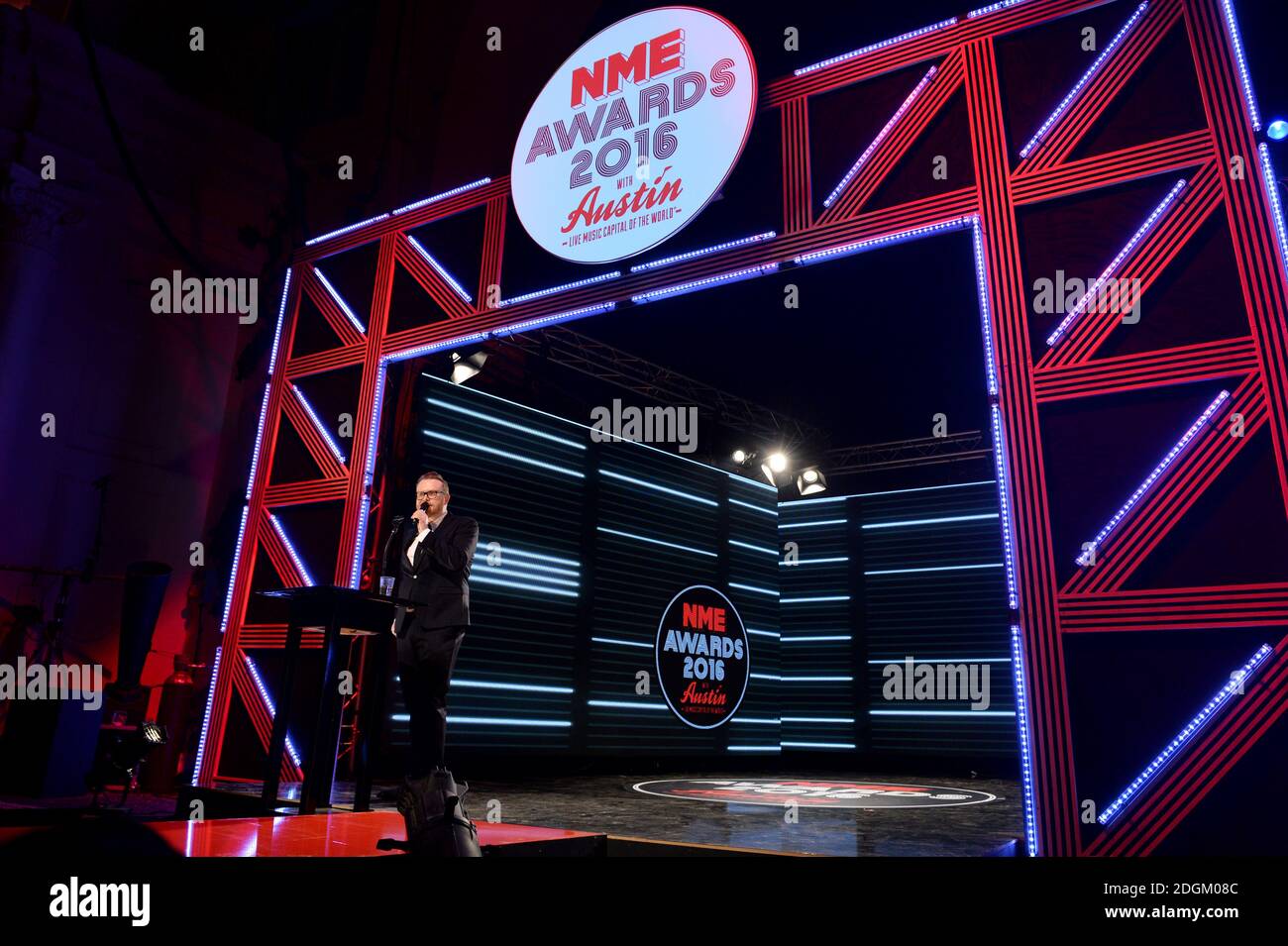 Le présentateur et animateur de la BBC radio 1, Huw Stephens, lors des NME Awards 2016 avec Austin, Texas, à l'O2 Brixton Academy, Londres. Banque D'Images