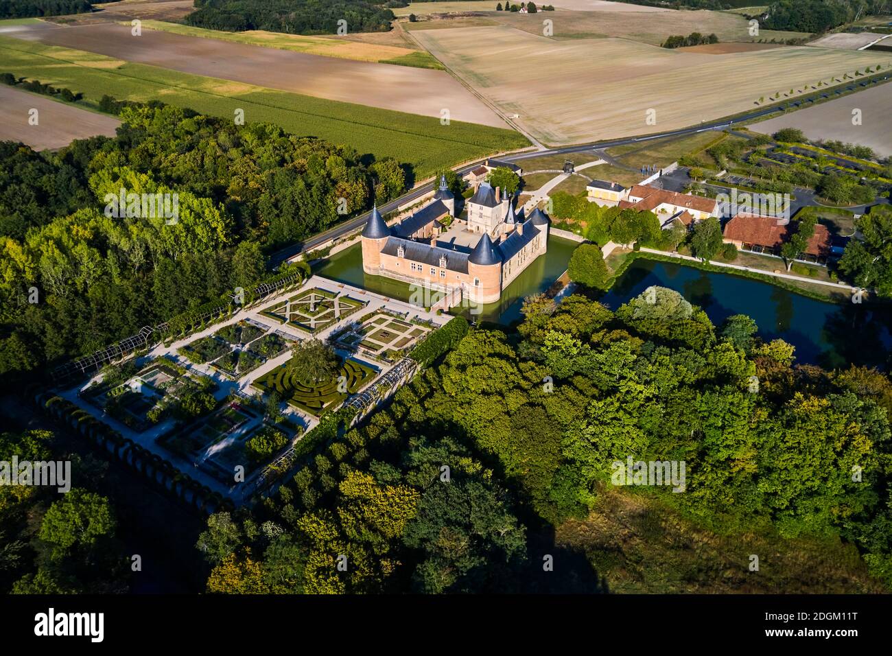 France, Loiret (45), Chilleurs-aux-Bois, Château de Chamerolles, propriété du département Loiret (vue aérienne) Banque D'Images