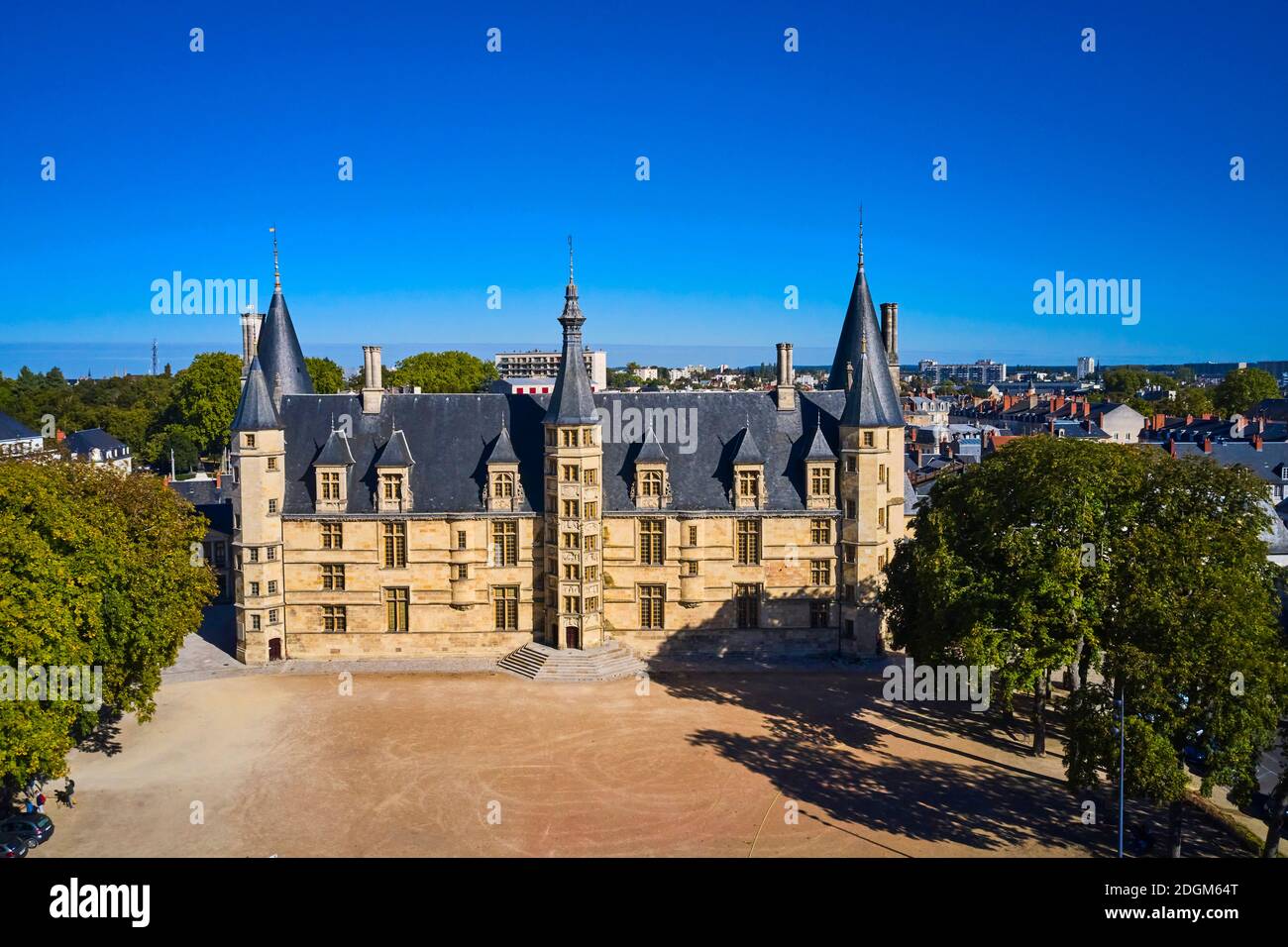 France, Nièvre (58), Nevers, Palais ducal, ancienne demeure des ducs de Nevers, vallée de la Loire Banque D'Images