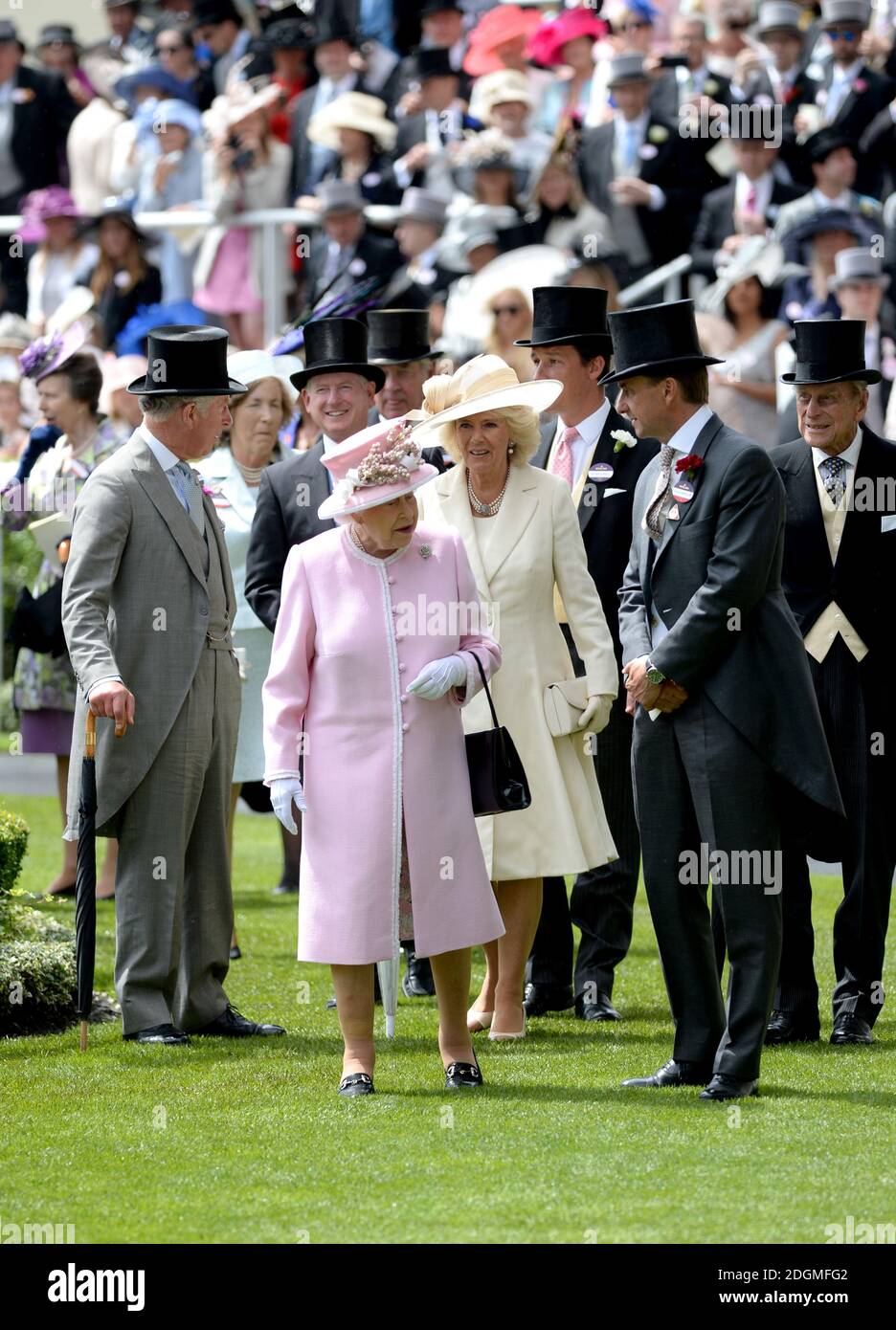 Reine Elizabeth II, Camilla la duchesse de Cornouailles, duc d'Édimbourg, prince Philip et prince de Galles, prince Charles pendant la deuxième journée de Royal Ascot 2016, à l'hippodrome d'Ascot. Banque D'Images