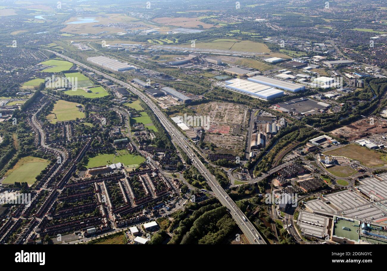 Vue aérienne de l'industrie et du parc d'activités de Sheffield et maintenant fermé l'aéroport de Sheffield à Tinsley, une banlieue à l'est de Sheffield, dans le Yorkshire du Sud Banque D'Images