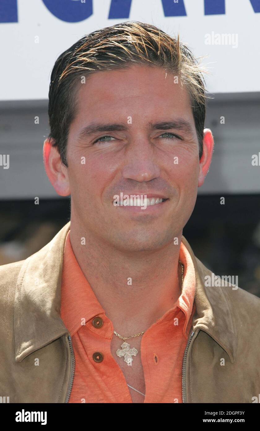 Jim Caviezel, star de la passion du Christ, ouvre le Pavillon américain au Festival de Cannes 2004, France. Doug Peters/allocationdigital Banque D'Images