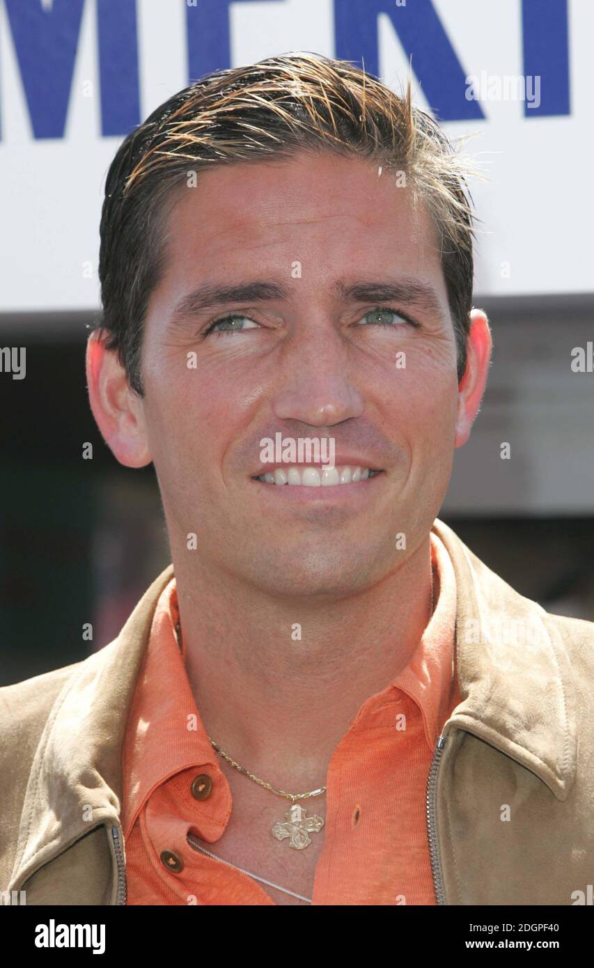 Jim Caviezel, star de la passion du Christ, ouvre le Pavillon américain au Festival de Cannes 2004, France. Doug Peters/allocationdigital Banque D'Images