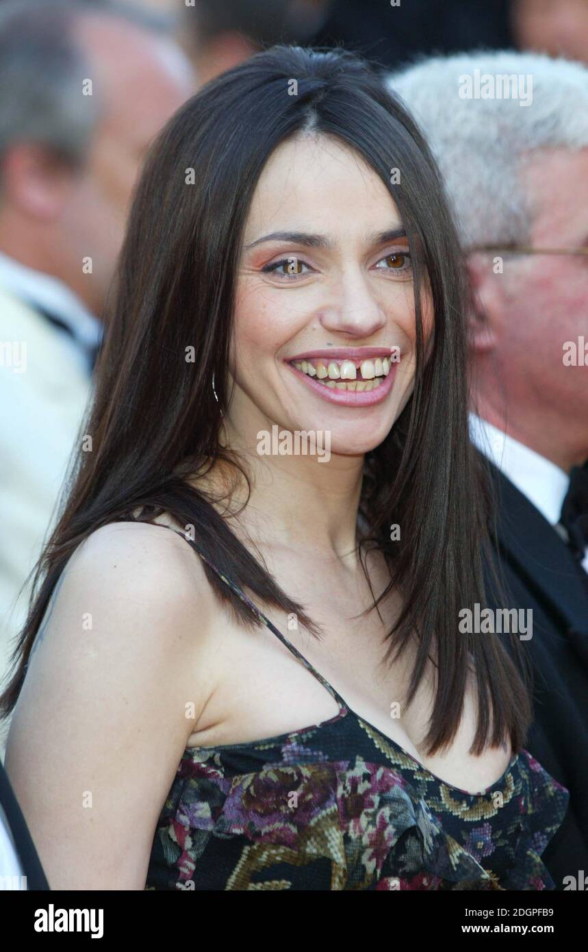 Beatrice Dalle à la première des Ladytuers, dans le cadre du Festival de Cannes 2004. Doug Peters/allocationdigital Banque D'Images