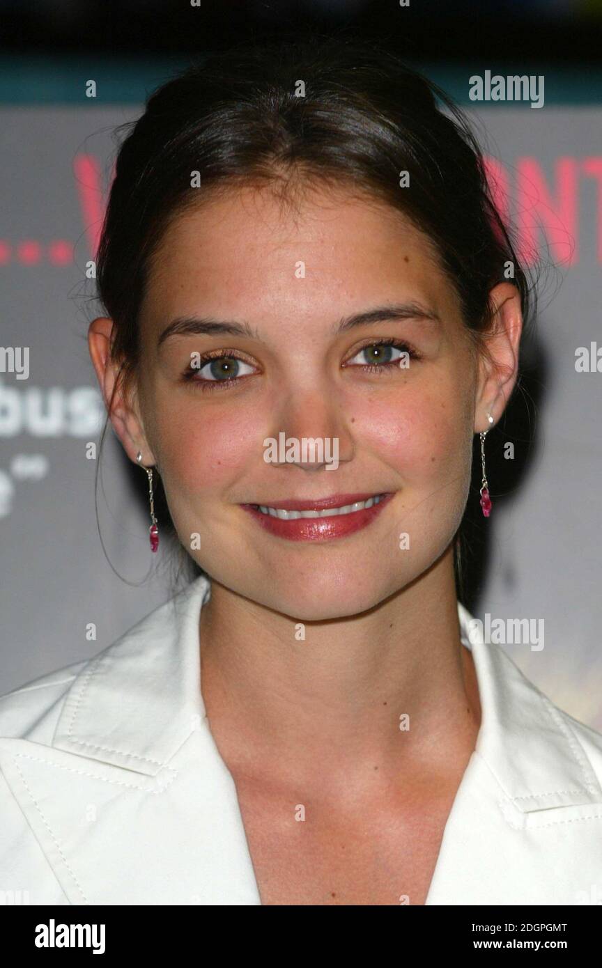 Katie Holmes assistant au Celebrity screening de Fahrenheit 911 de Michael Moore, Leicester Square, Londres. Doug Peters/allactiondigital.com Banque D'Images