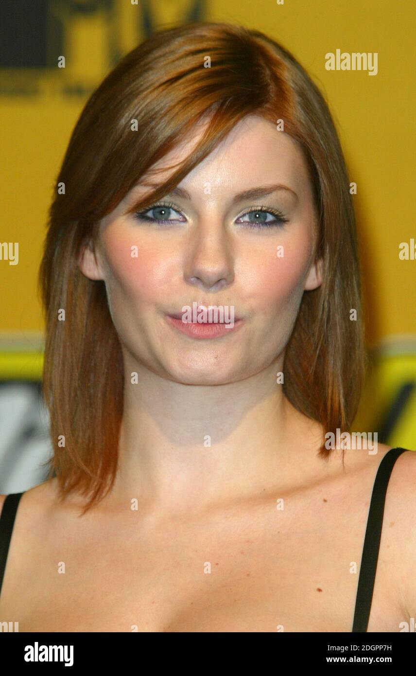 Elisha Cuthbert assiste aux MTV Europe Music Awards 2004 à Rome, Italie. Doug Peters/allactiondigital.com Banque D'Images
