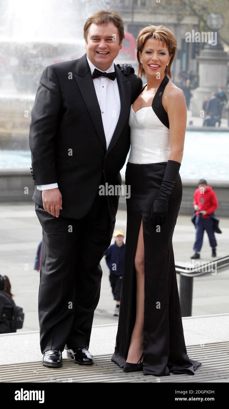 Natasha Kaplinsky et Eamonn Holmes don quarante vêtements de soirée pour annoncer la ligne et les détails du billet pour Ã”A Party to Remember Ã Live de Trafalgar Square Ã VE jour 60th. Doug Peters/allactiondigital.com Banque D'Images