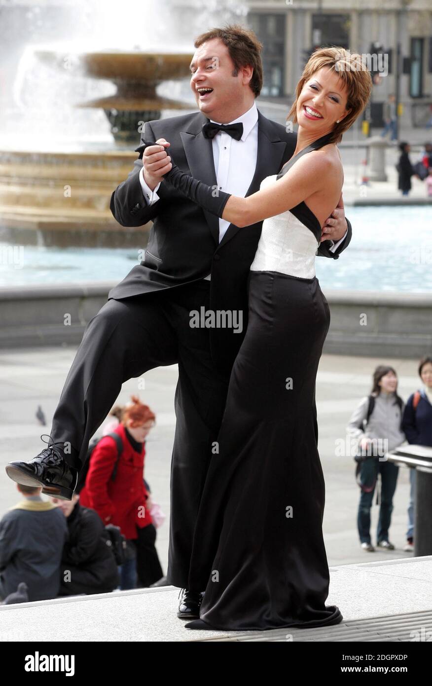 Natasha Kaplinsky et Eamonn Holmes don quarante vêtements de soirée pour annoncer la ligne et les détails du billet pour Ã”A Party to Remember Ã Live de Trafalgar Square Ã VE jour 60th. Doug Peters/allactiondigital.com Banque D'Images