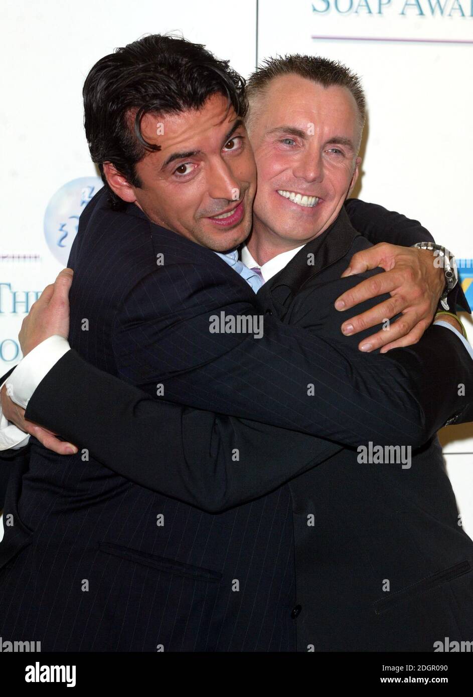 Les chefs Gary Rhodes et Jean Christophe Novelli au British SOAP Awards 2005, BBC Television Center, Londres. Doug Peters/allactiondigital.com Banque D'Images