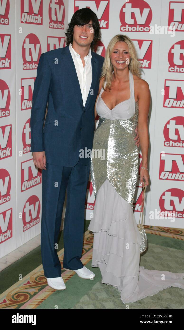 Tess Daly et Vernon Kay arrivant aux prix TV Quick et TV Choice 2005, The Dorchester Hotel, Londres. Doug Peters/allactiondigital.com Banque D'Images