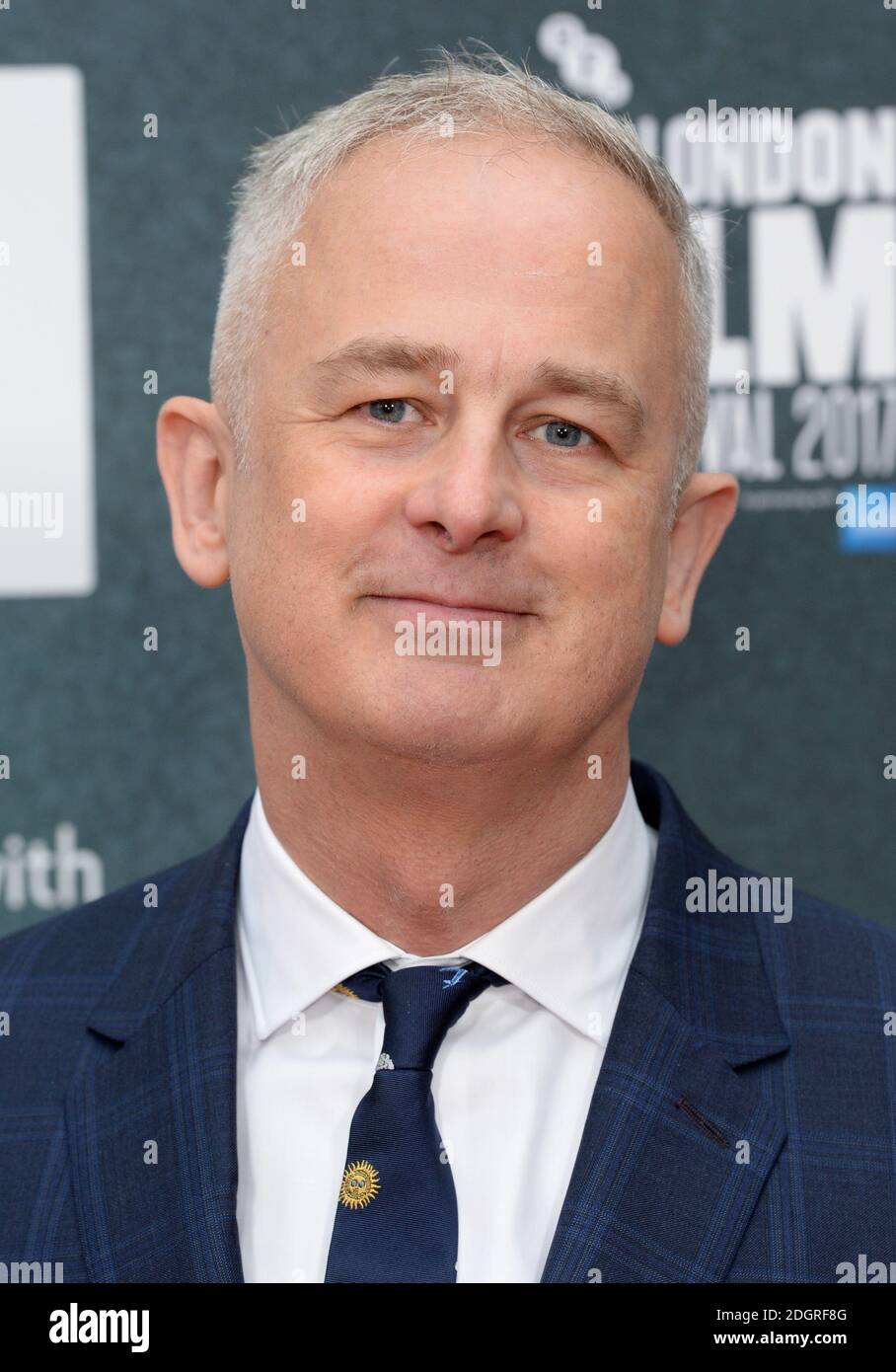 Directeur Dominic Cooke arrivant à la première de la plage de Chesil, dans le cadre du BFI London film Festival, Embankment Gardens, Londres. Le crédit photo devrait se lire comme suit : Doug Peters/EMPICS Entertainment Banque D'Images