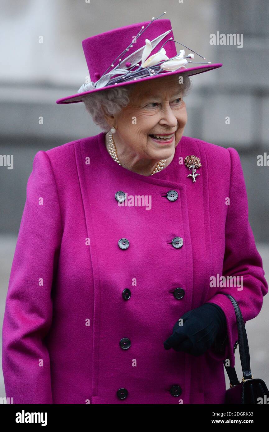 La Reine Elizabeth II assiste à la réouverture de la Galerie Sir Joseph Hotung au British Museum de Londres. Le crédit photo devrait se lire: Doug Peters/EMPICS Entertainment Banque D'Images