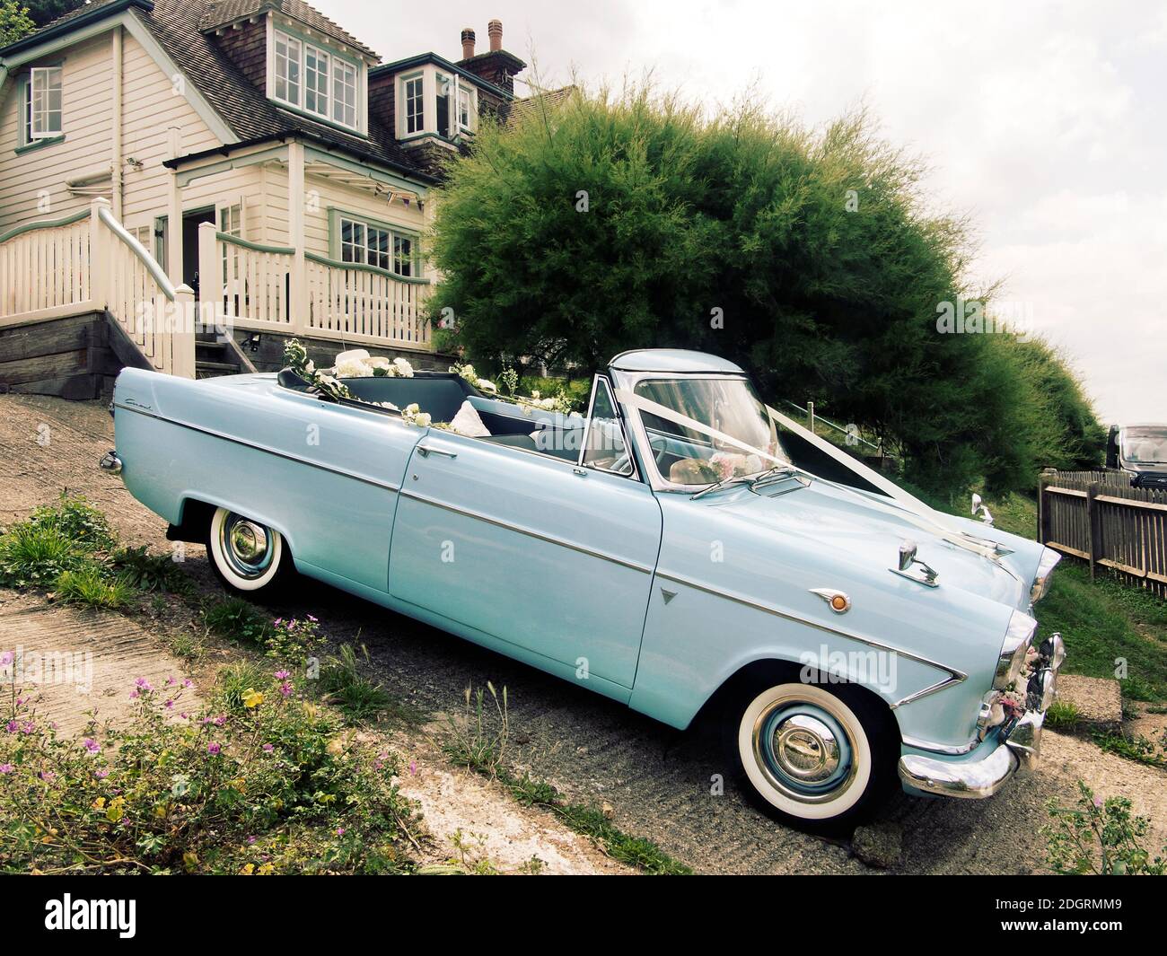 1960 Ford Consul cabriolet voiture de mariage Banque D'Images