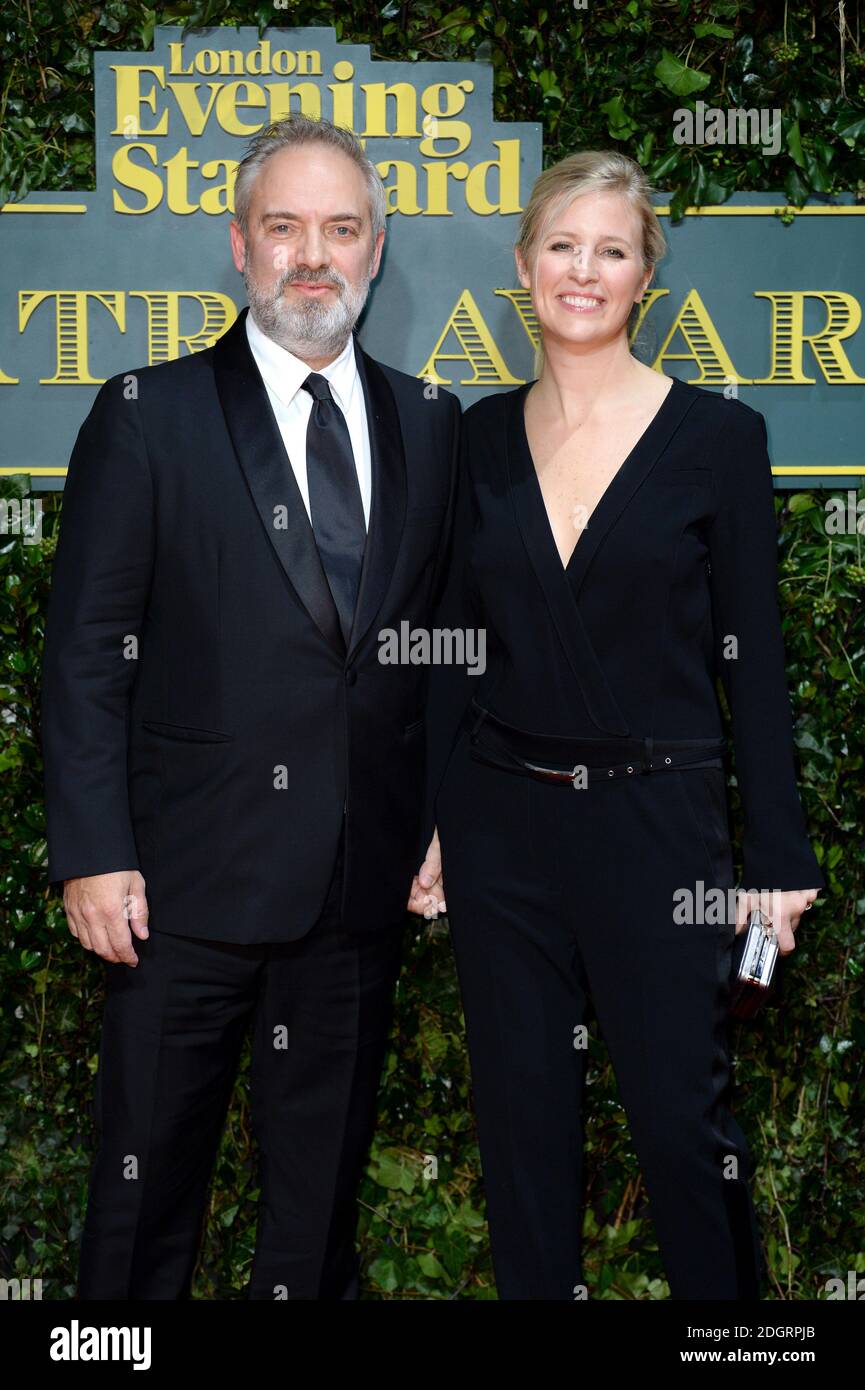 Sam Mendes et sa femme Alison Balsom arrivent à la soirée des Standard Theatre Awards au Theatre Royal Drury Lane, Londres. Le crédit photo devrait se lire comme suit : Doug Peters/EMPICS Entertainment Banque D'Images