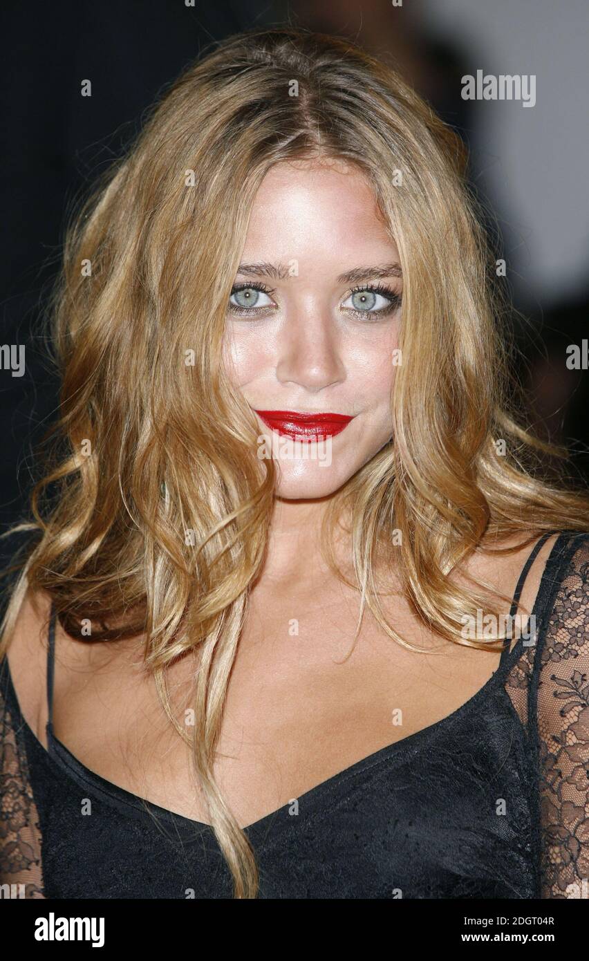 Mary Kate Olsen arrivée. Banque D'Images