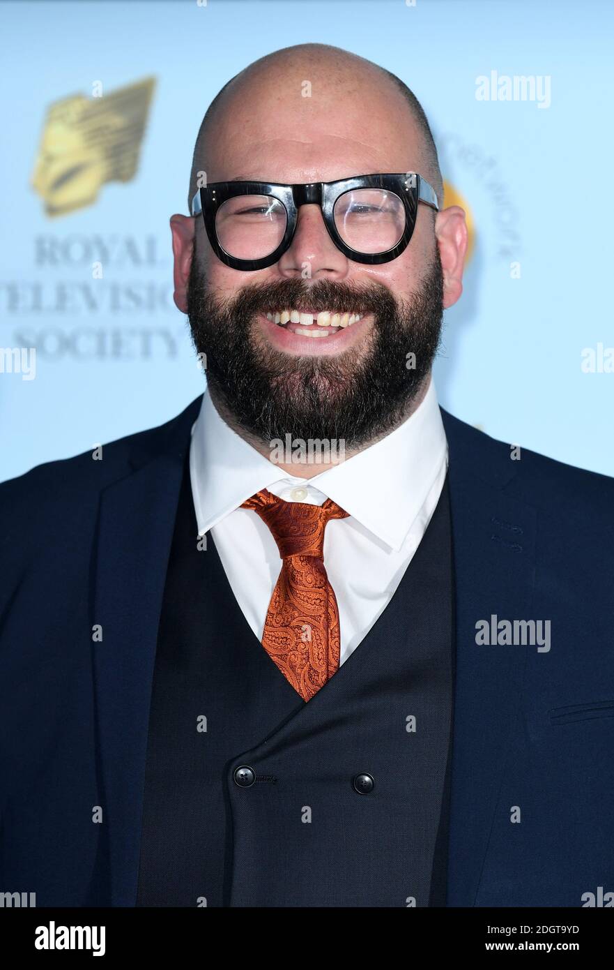 Tom Davis arrive aux Royal Television Society Program Awards 2018 qui se tiennent au Grosvenor House Hotel, Londres. Le crédit photo devrait se lire comme suit : Doug Peters/EMPICS Entertainment Banque D'Images