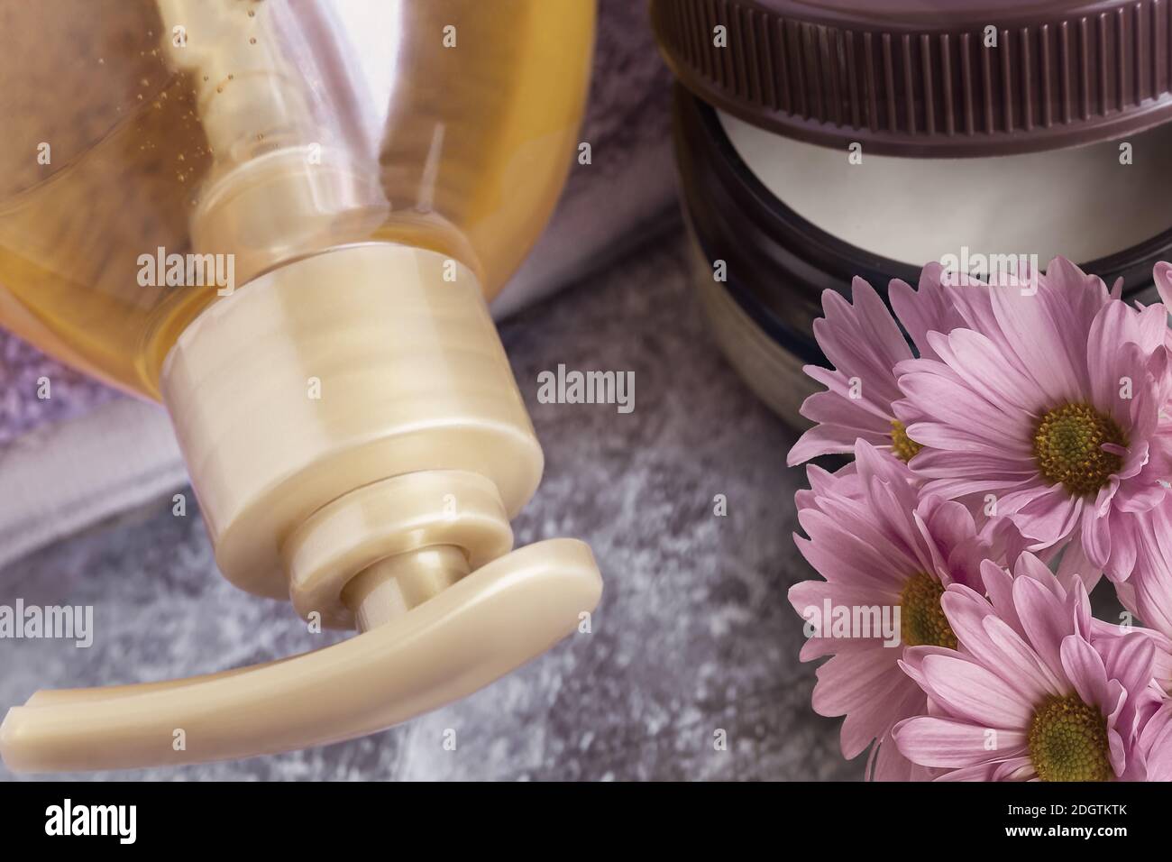 Gel de douche et crème pour les soins de la peau Banque D'Images