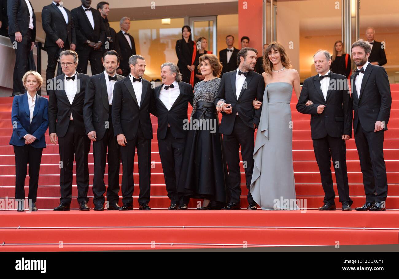 Michael Cohen, Guillaume Canet, Daniel Auteuil, Fanny Ardant, Nicolas Bedos, Doria Tillier, Denis Podolydes et Denis Pineau-Valencienne participant à la première la Belle Epoque, lors du 72e Festival du film de Cannes. Le crédit photo devrait se lire comme suit : Doug Peters/EMPICS Banque D'Images