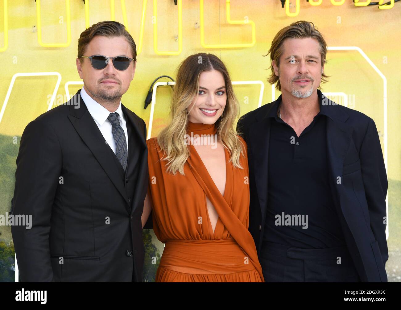 Leonardo DiCaprio, Margot Robbie et Brad Pitt assistant à la fois... Dans Hollywood UK Premiere, tenue à Odeon Luxe, Leicester Square, Londres. Le crédit photo devrait se lire comme suit : Doug Peters/EMPICS Banque D'Images