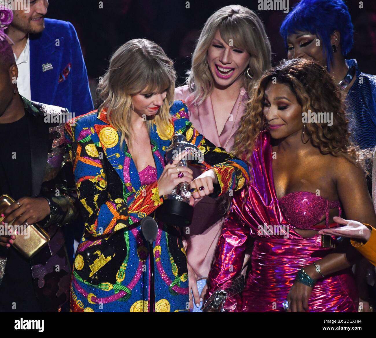 Taylor Swift remporte la vidéo de l'année aux MTV Video Music Awards 2019, qui se tiennent au Prudential Centre de Newark, NJ. Photo Credit should like: Doug Peters/EMPICS Banque D'Images
