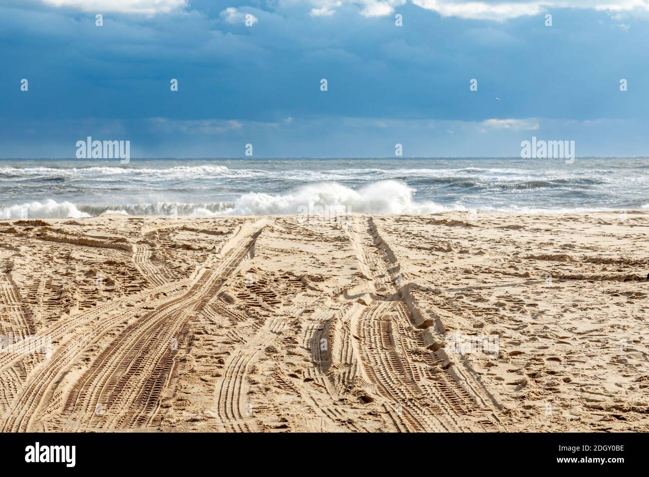 Surf difficile sur une plage de Wainscott à Wainscott, NY Banque D'Images