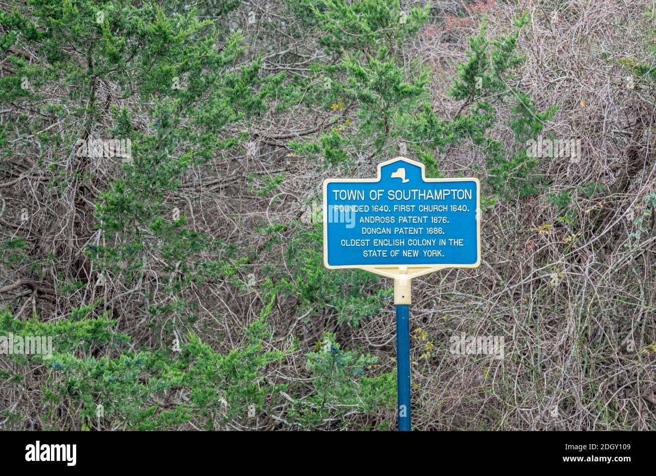 Panneau de route historique de l'État de New York, ville de Southampton, première église, Sagaponack, NY Banque D'Images