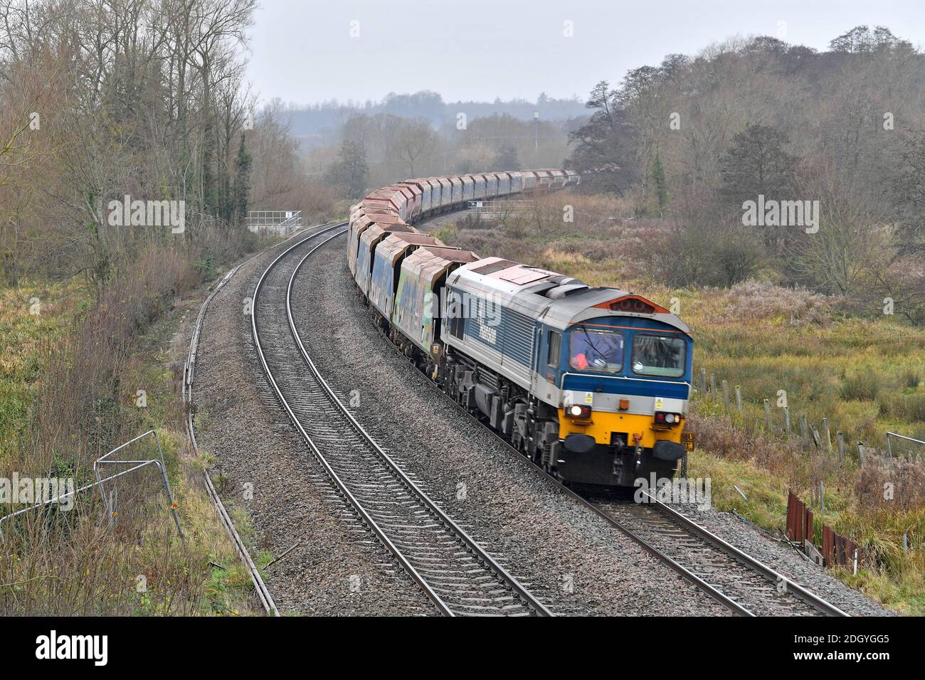 GV du village de Kintbury, près de Hungerford, Berkshire - ligne de train, mercredi 2 décembre 2020. Banque D'Images
