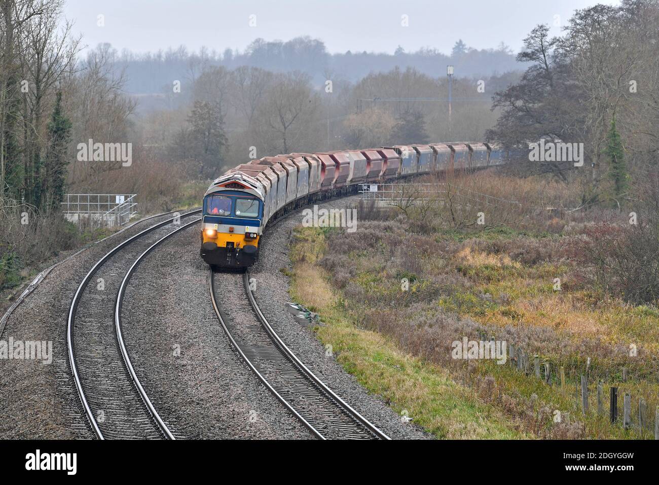 GV du village de Kintbury, près de Hungerford, Berkshire - ligne de train, mercredi 2 décembre 2020. Banque D'Images
