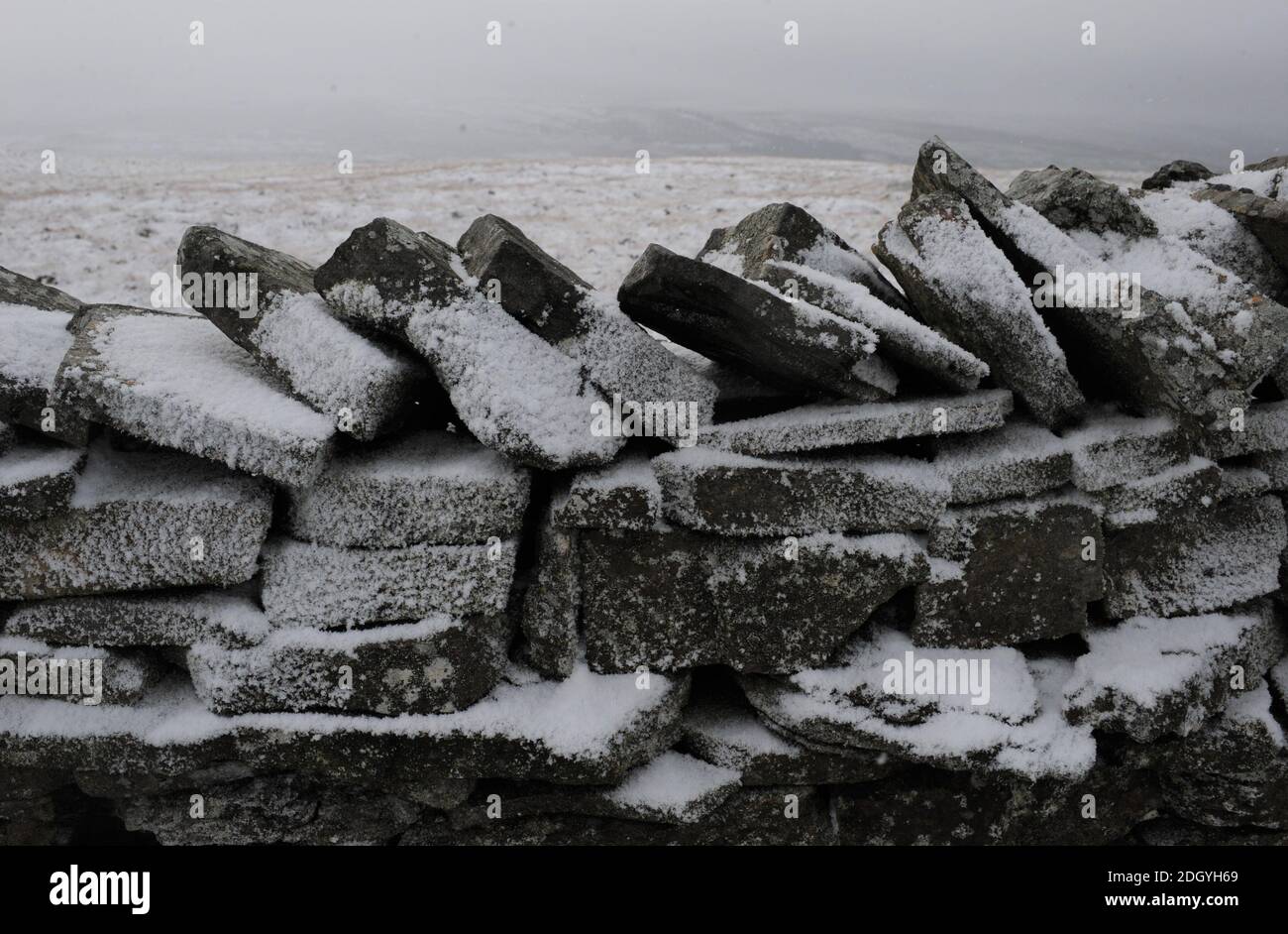 La première neige de l'hiver sur l'A689 à la frontière entre le comté de Durham et Cumbria, Banque D'Images