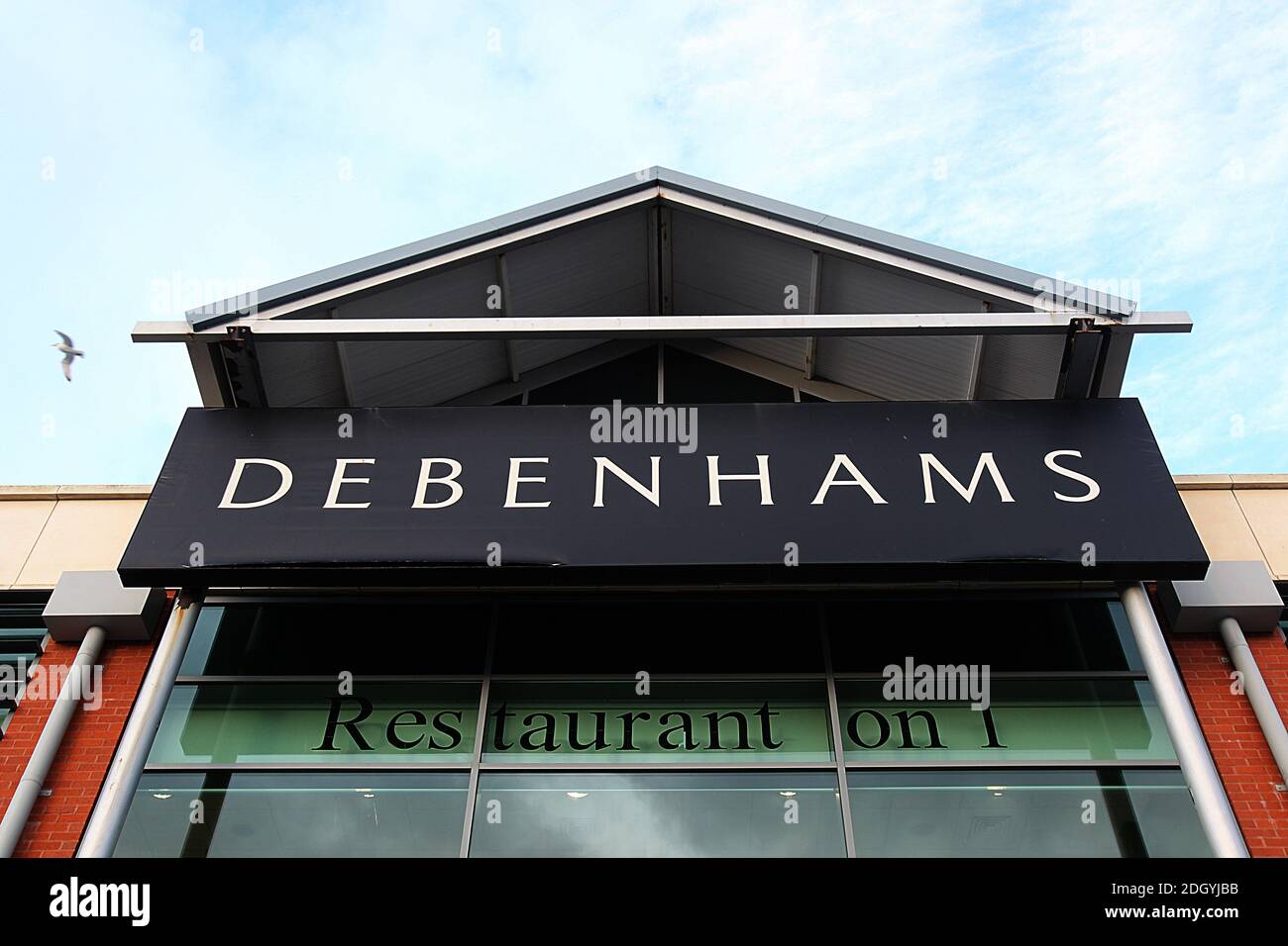 Debenhams Store au Parc Llandudno. La société-cadre Arcadia est entrée dans l'administration et on pense que la chaîne cessera de commercer au printemps avec environ 12,000 emplois perdus, mercredi 2 décembre 2020. Banque D'Images