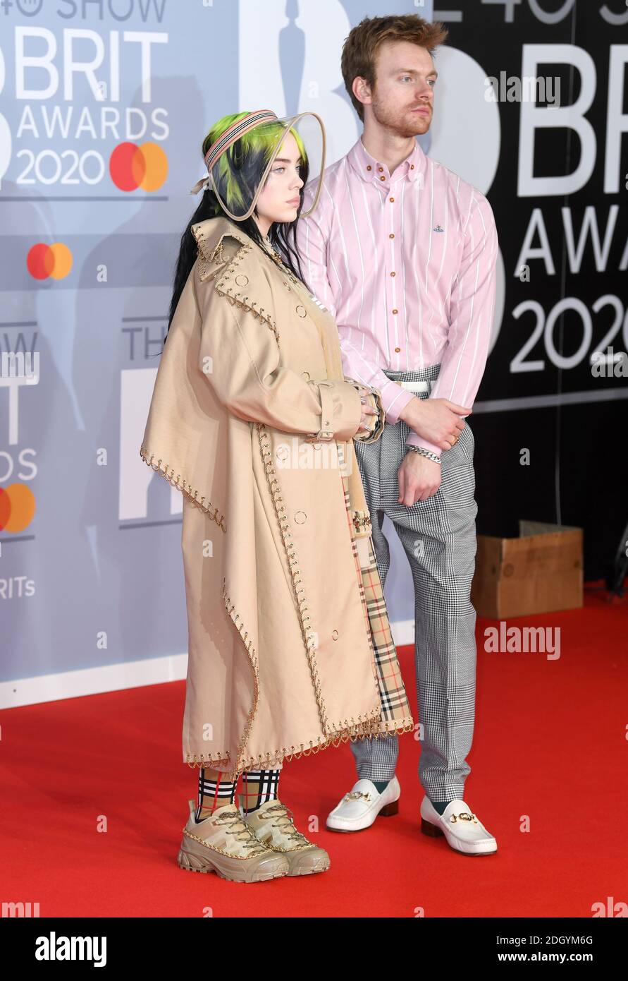 Billie Eilish et son frère Finneas O'Connell arrivent pour les
