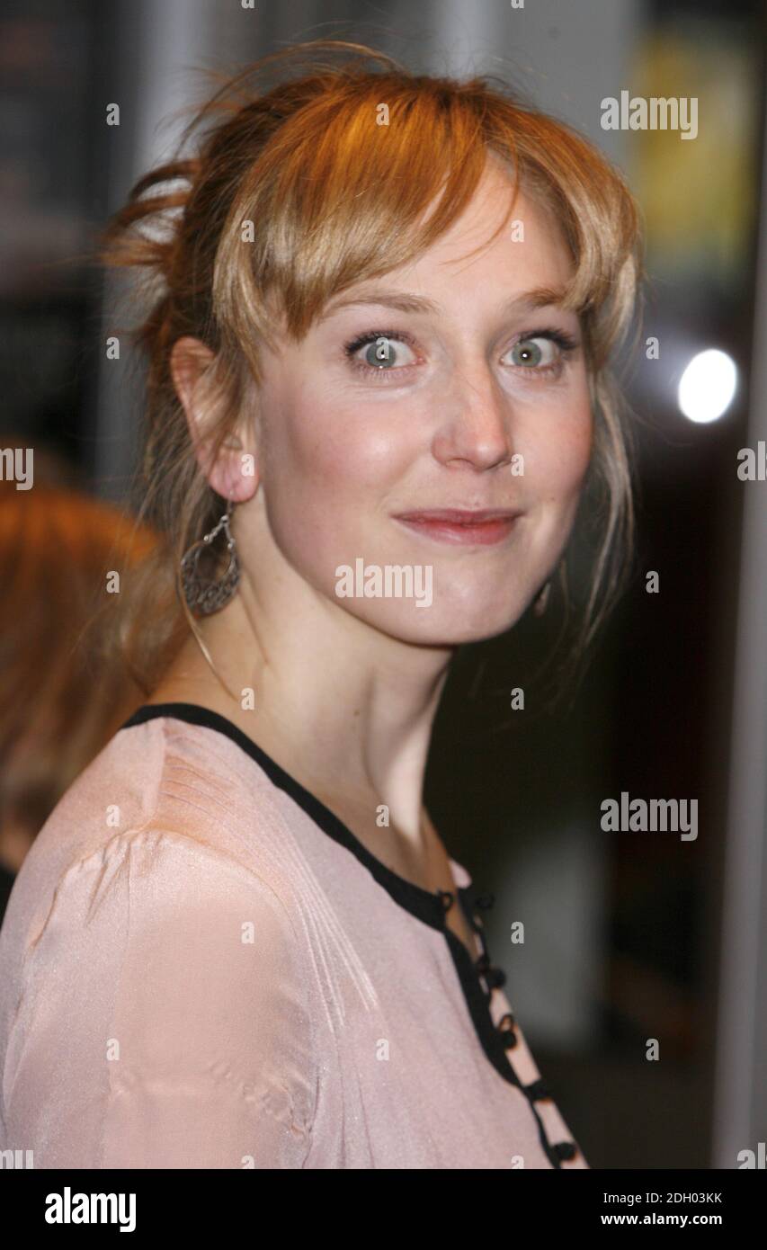 Hattie Morahan arrive pour la première mondiale de la Bank Job, à l'Odeon West End de Leicester Square, dans le centre de Londres. Banque D'Images