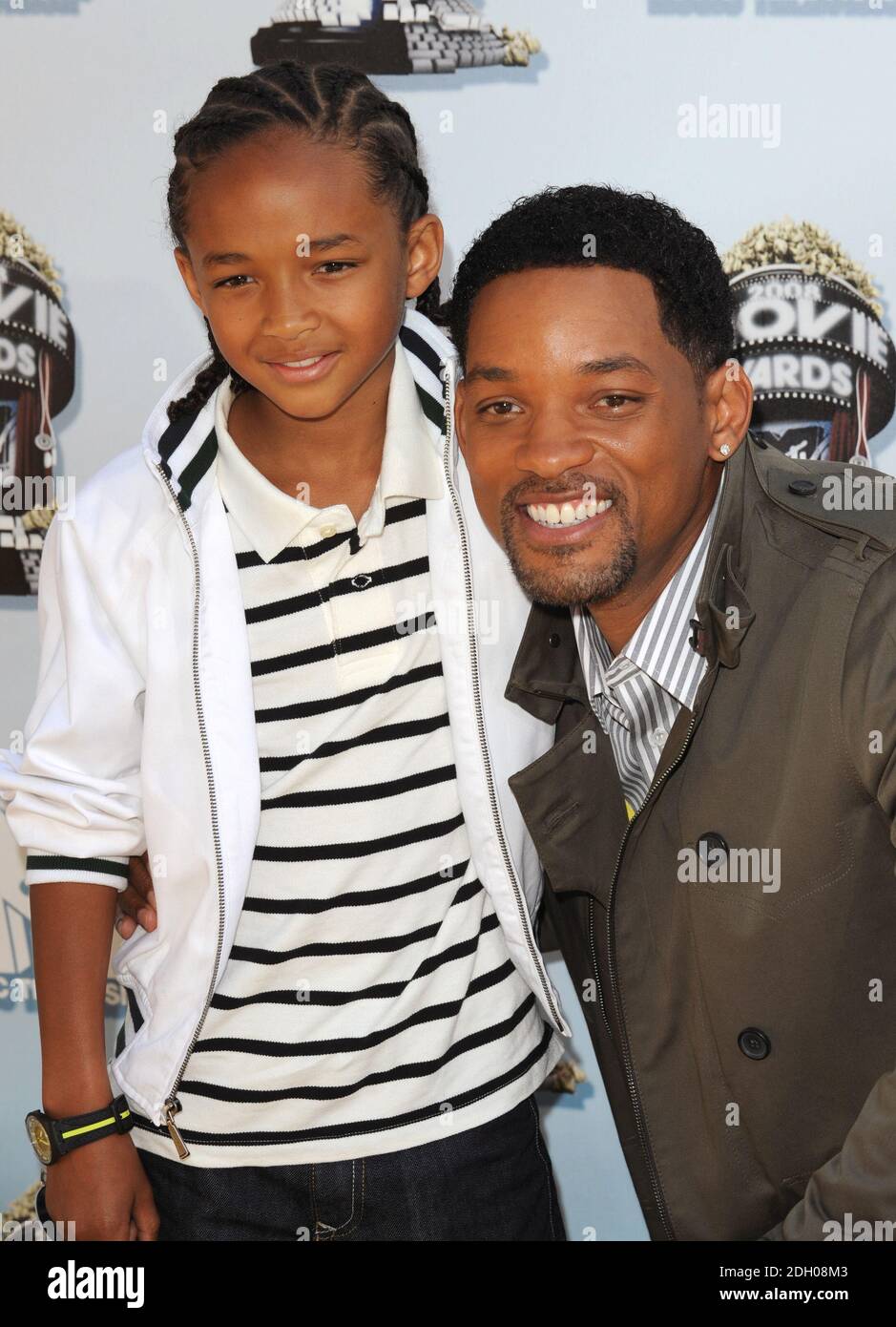Film Avec Will Smith Et Son Fils Will Smith et son fils Jaden arrivent aux MTV Movie Awards 2008, Universal  Studios, Los Angels Photo Stock - Alamy