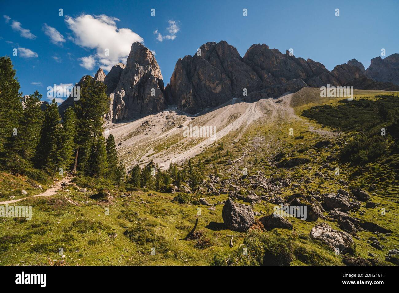 Belle vue sur le parc naturel de Puez-Odle, un paysage de montagne magnifique dans les Dolomites, l'Italie, l'Europe Banque D'Images