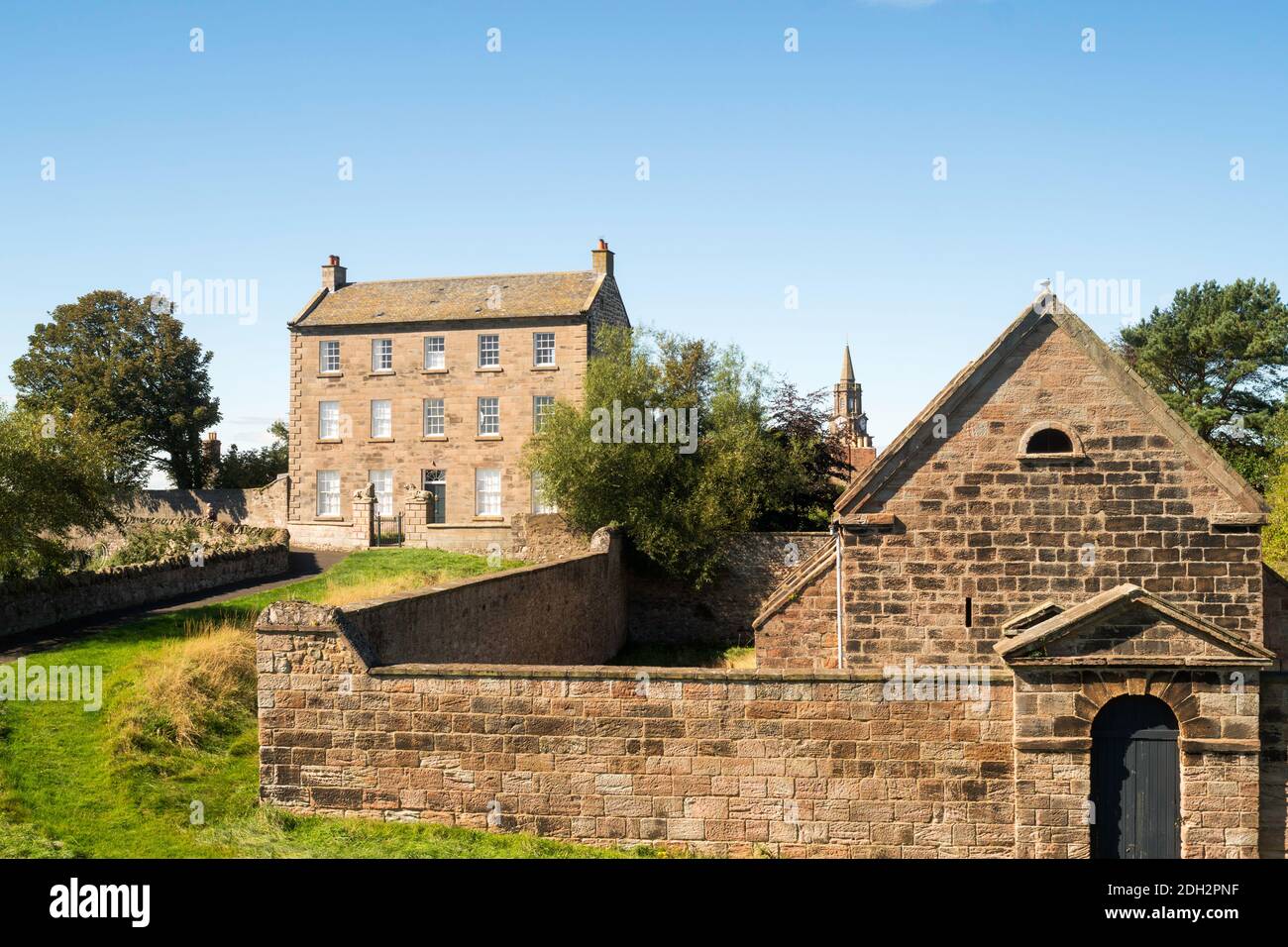 Le magasin de la revue ou munitions du XVIIIe siècle et la Maison des Lions à Berwick-upon-Tweed, Northumberland, Angleterre, Royaume-Uni Banque D'Images